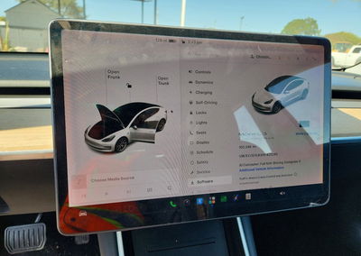 2019 Tesla Model 3, daño Frontal, Copart lote 69810346, foto 9 de 12