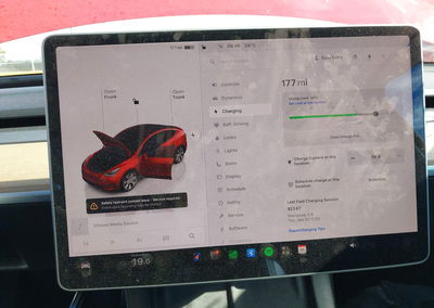 2022 Tesla Model Y Long Range Dual Motor All-wheel Drive, uszkodzenie: Tył, Iaai lot 45682283, zdjęcie 17 z 18