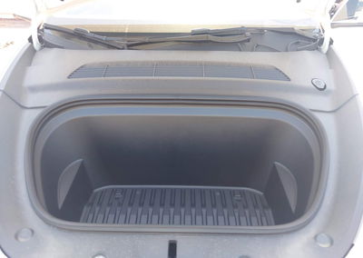 2024 Tesla Model Y Long Range Dual Motor All-wheel Drive, daño Frontal, Iaai lote 45994821, foto 10 de 19