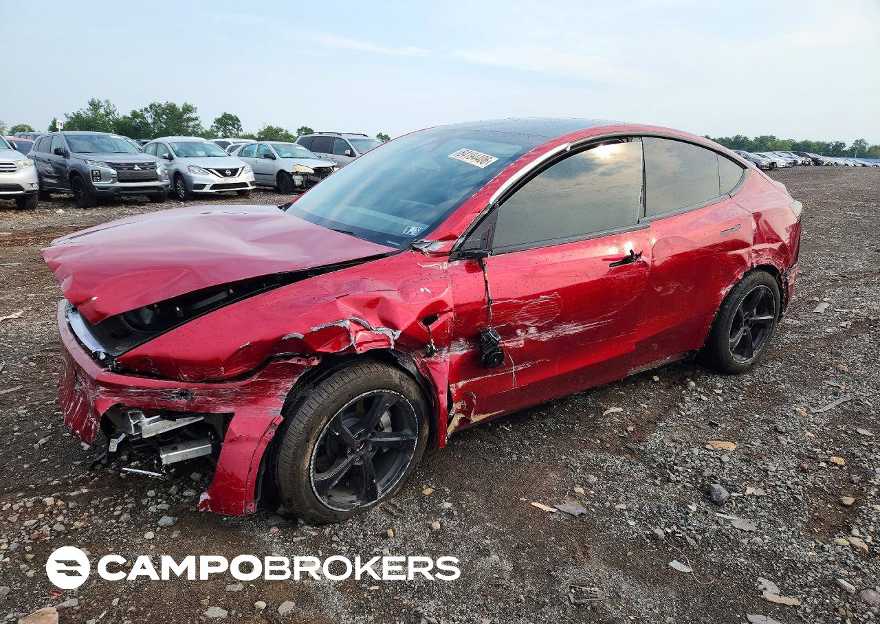 2026 Tesla Model Y, daño Lateral, Copart lote 64194406