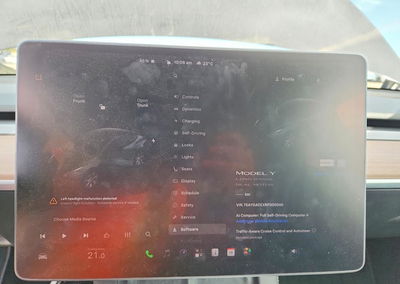 2024 Tesla Model Y, daño Frontal, Copart lote 69887836, foto 9 de 13