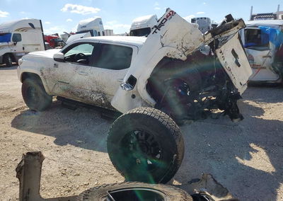2019 Toyota Tacoma Trd Sport, пошкодження: Задня частина, Copart лот 57129306, фото 2 з 15