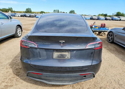 2024 Tesla Model Y, daño Frontal, Copart lote 69887836, foto 6 de 13