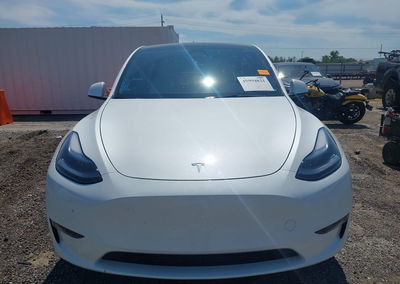 2024 Tesla Model Y Long Range Dual Motor All-wheel Drive, daño Frontal, Iaai lote 45994821, foto 13 de 19