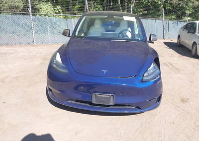2022 Tesla Model Y Long Range Dual Motor All-wheel Drive, daño Frontal izquierdo, Iaai lote 46106049, foto 12 de 16