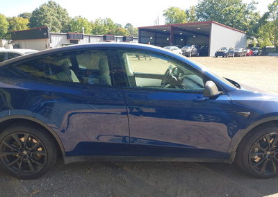 2022 Tesla Model Y Long Range Dual Motor All-wheel Drive, daño Frontal izquierdo, Iaai lote 46106049, foto 13 de 16