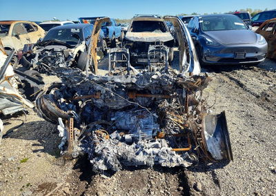 2022 Tesla Model X, Burn damage, Copart lot 64225076, photo 5 of 15