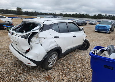 2021 Nissan Kicks S, daño Generalizado, Copart lote 57048876, foto 3 de 14