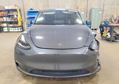 2022 Tesla Model Y, daño Frontal, Copart lote 52304696, foto 5 de 15