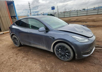 2023 Tesla Model Y, daño Frontal, Copart lote 55060896, foto 4 de 12