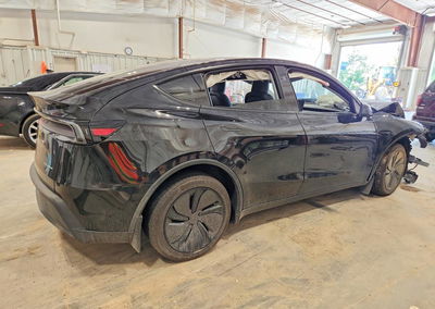 2026 Tesla Model Y, daño Frontal, Copart lote 67032116, foto 3 de 15