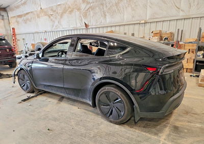 2026 Tesla Model Y, daño Frontal, Copart lote 67032116, foto 2 de 15