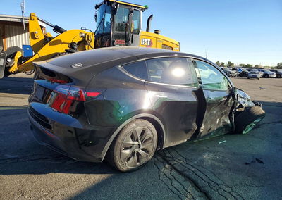 2023 Tesla Model Y, daño Frontal, Copart lote 71895596, foto 3 de 14