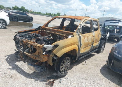 2025 Toyota Tacoma Sr, daño Total Burn, Iaai lote 45861054, foto 2 de 10
