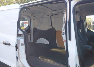 2023 Ford Transit Connect Xlt, daño Repossession, Iaai lote 45963403, foto 8 de 16