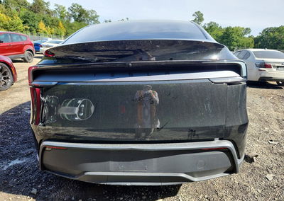 2026 Tesla Model Y, uszkodzenie: Bok, Copart lot 70372336, zdjęcie 6 z 14