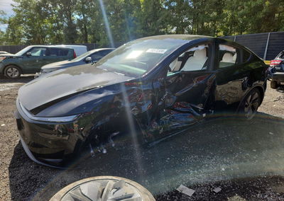 2026 Tesla Model Y, daño Lateral, Copart lote 70372336