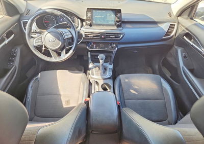 2021 Kia Seltos S, пошкодження: Передня частина, Copart лот 70837176, фото 8 з 12