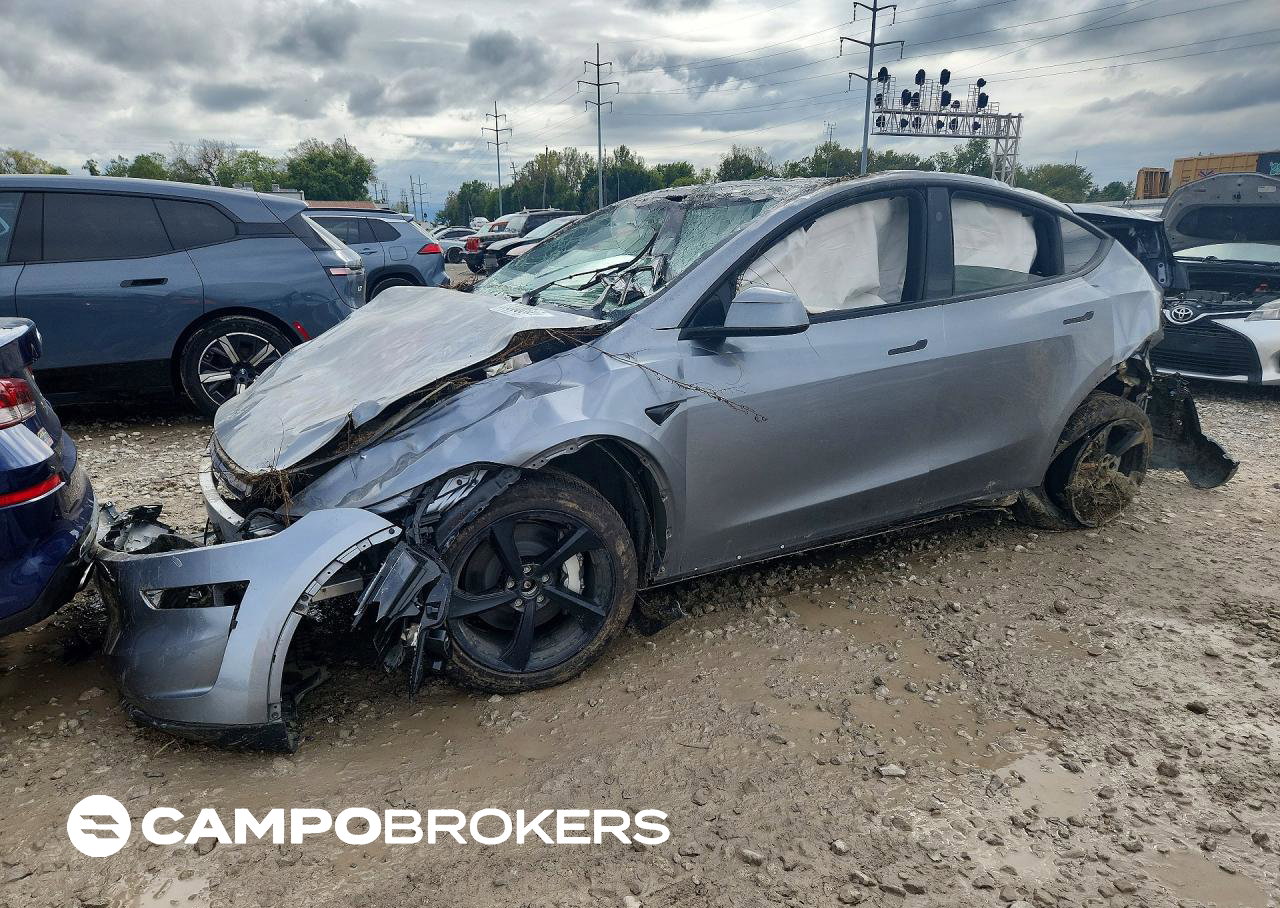 2026 Tesla Model Y, uszkodzenie: Dachowanie, Copart lot 69568616