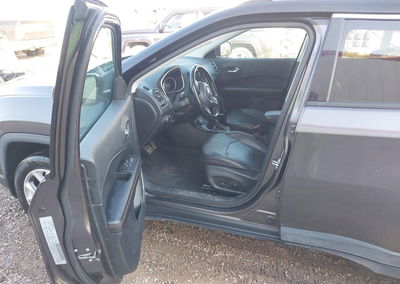 2020 Jeep Compass Limited 4x4, daño Frontal, Iaai lote 45969895, foto 5 de 16