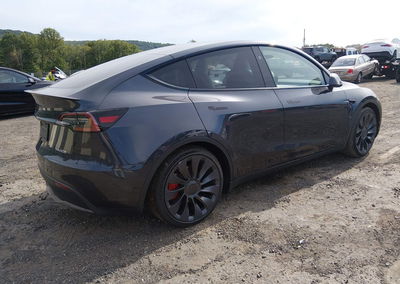 2024 Tesla Model Y Performance Dual Motor All-wheel Drive, uszkodzenie: Zalanie, Iaai lot 46182591, zdjęcie 4 z 11