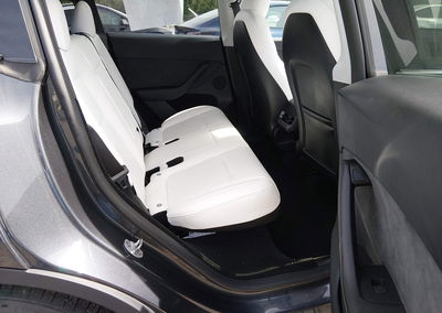 2024 Tesla Model Y Performance Dual Motor All-wheel Drive, uszkodzenie: Zalanie, Iaai lot 46182591, zdjęcie 8 z 11