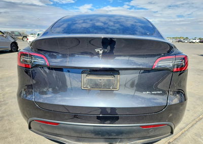 2024 Tesla Model Y, daño Frontal, Copart lote 67742386, foto 6 de 15