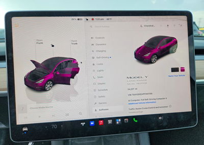 2023 Tesla Model Y, daño Lateral, Copart lote 67203446, foto 9 de 14