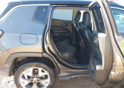 2020 Jeep Compass Limited 4x4, daño Frontal, Iaai lote 45969895, foto 8 de 16