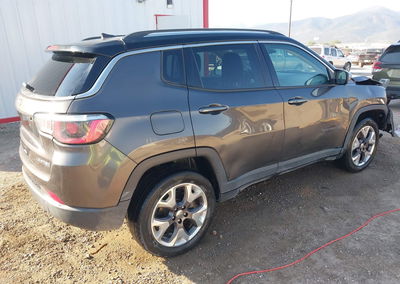 2020 Jeep Compass Limited 4x4, daño Frontal, Iaai lote 45969895, foto 4 de 16