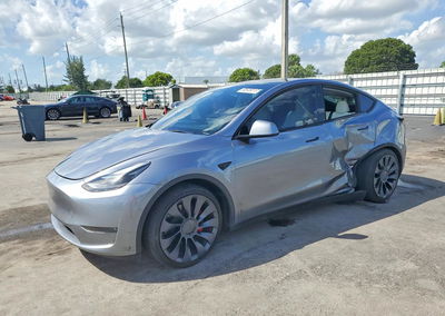2024 Tesla Model Y, Side damage, Copart lot 68535016