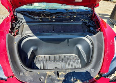 2023 Tesla Model Y, daño Frontal, Copart lote 68824586, foto 11 de 14