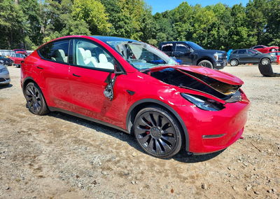 2023 Tesla Model Y, daño Frontal, Copart lote 68824586, foto 4 de 14