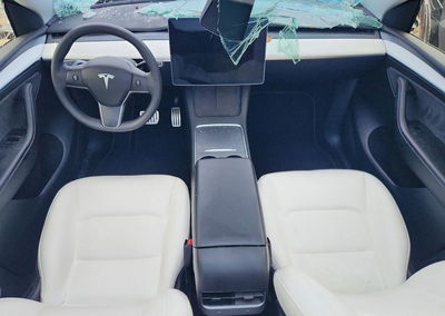 2023 Tesla Model Y, daño Frontal, Copart lote 68824586, foto 8 de 14