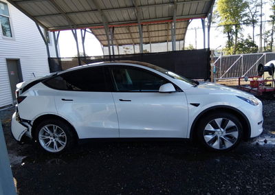 2023 Tesla Model Y Awd/long Range Dual Motor All-wheel Drive, Rear damage, Iaai lot 45906044, photo 14 of 19