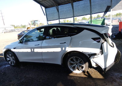 2023 Tesla Model Y Awd/long Range Dual Motor All-wheel Drive, Rear damage, Iaai lot 45906044, photo 15 of 19
