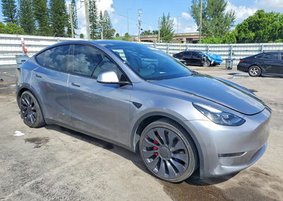 2024 Tesla Model Y, Side damage, Copart lot 68535016, photo 4 of 15