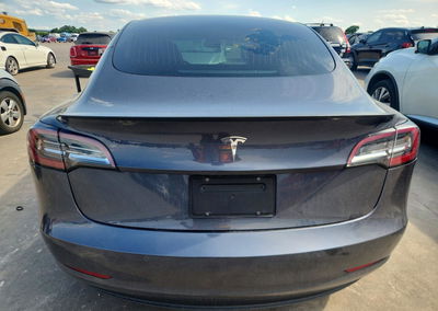 2020 Tesla Model 3, daño Lateral, Copart lote 54017316, foto 6 de 12