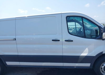 2025 Ford Transit-250, Front End damage, Iaai lot 45781136, photo 14 of 17