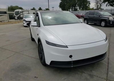 2026 Tesla Model Y, Undercarriage damage, Copart lot 66948036, photo 13 of 14