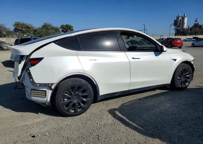 2022 Tesla Model Y, daño Trasero, Copart lote 68538736, foto 3 de 13