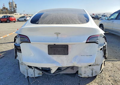 2022 Tesla Model Y, daño Trasero, Copart lote 68538736, foto 6 de 13