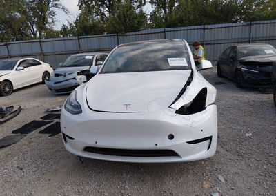 2021 Tesla Model Y Long Range Dual Motor All-wheel Drive, uszkodzenie: Przód, Iaai lot 46052608, zdjęcie 12 z 16