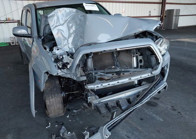 2021 Toyota Tacoma Sr5 V6, daño Frontal, Iaai lote 46120804, foto 6 de 22