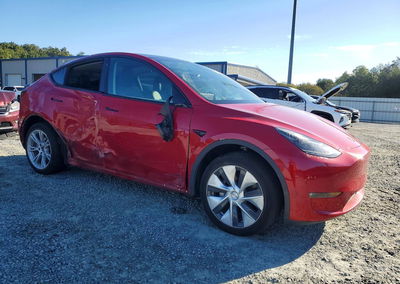 2023 Tesla Model Y, daño Lateral, Copart lote 72246796, foto 4 de 13