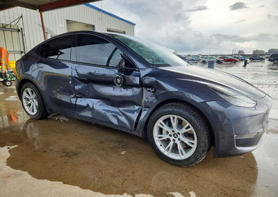 2022 Tesla Model Y, uszkodzenie: Bok, Copart lot 68410206, zdjęcie 4 z 14