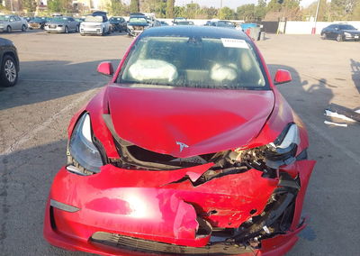 2022 Tesla Model 3 Rear-wheel Drive, daño Frontal, Iaai lote 44342550, foto 11 de 17