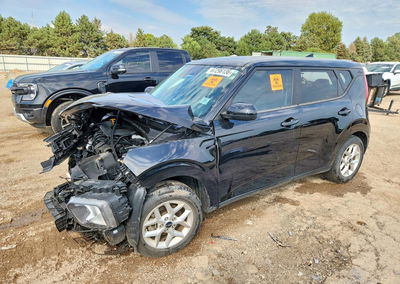 2022 Kia Soul Lx, daño Frontal, Copart lote 67296136