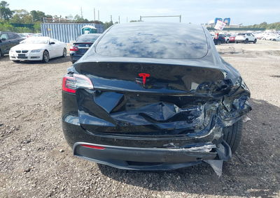 2023 Tesla Model Y Awd/long Range Dual Motor All-wheel Drive, daño Normal Wear & Tear, Iaai lote 46336754, foto 16 de 21