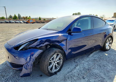 2023 Tesla Model Y, Undercarriage damage, Copart lot 70154346